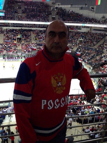 На фото 58-летний бизнесмен из Иваново Рубик Мкртчян Он взял в руки свое ружье и ворвался в дом к 41-летнему соседу, после чего застрелил его. На данный момент стрелок уже задержан.Как думаете,