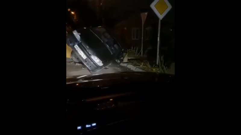не заряжается автомобильный видеорегистратор