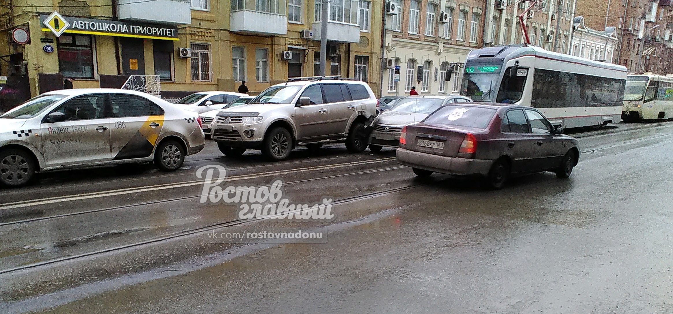 В 13:20 ДТП на Горького в районе домов 121-123 Это картинка