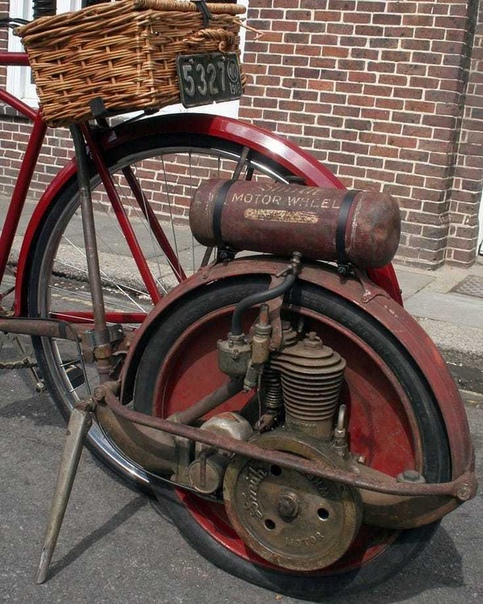 Мопед старый. Самый старый мотоцикл. Мотоцикл старенький. Иж-49 мотоцикл. Velocette model 0.